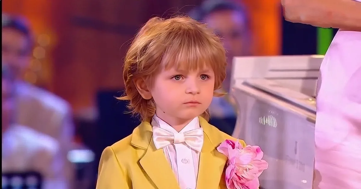 7-Year-Old Pianist Performs Chopin's 'Nocturne' With Skill and Emotion Beyond His Years