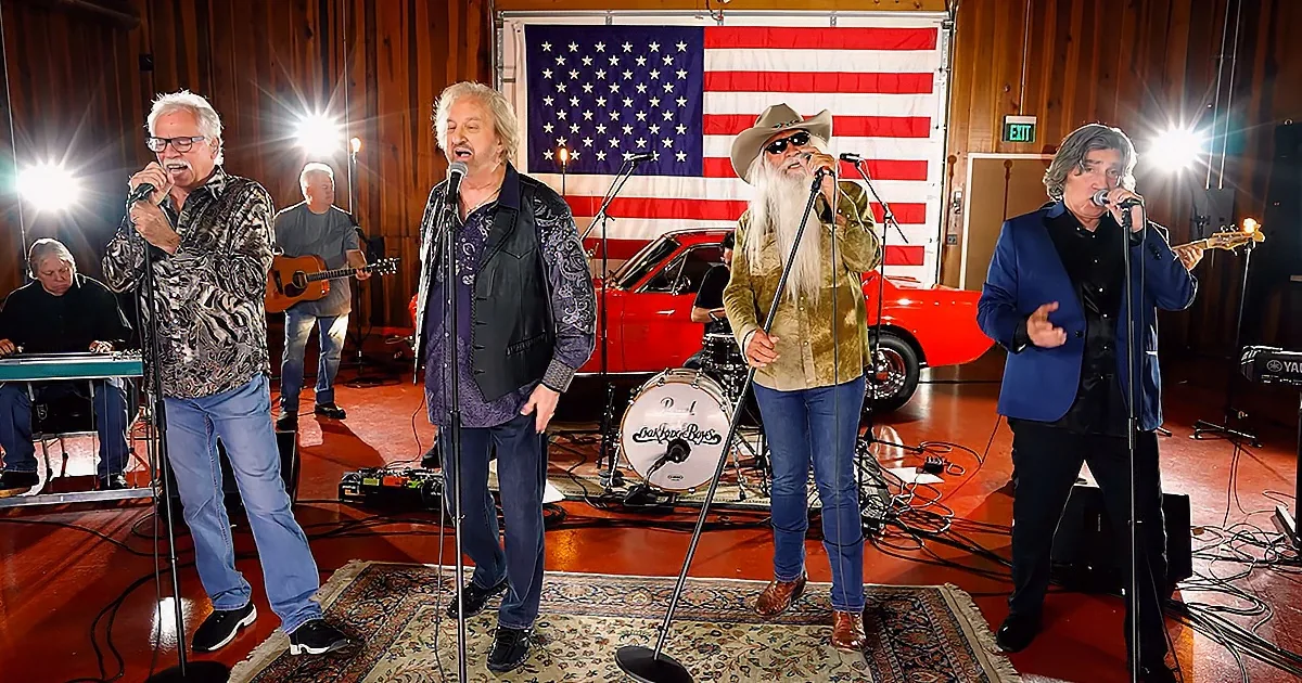 The Oak Ridge Boys Perform 'Elvira' 40 Years After Its Debut