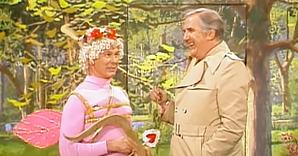 Liz Taylor at Receiving End of Hilarious Johnny Carson 'Cupid' Skit
