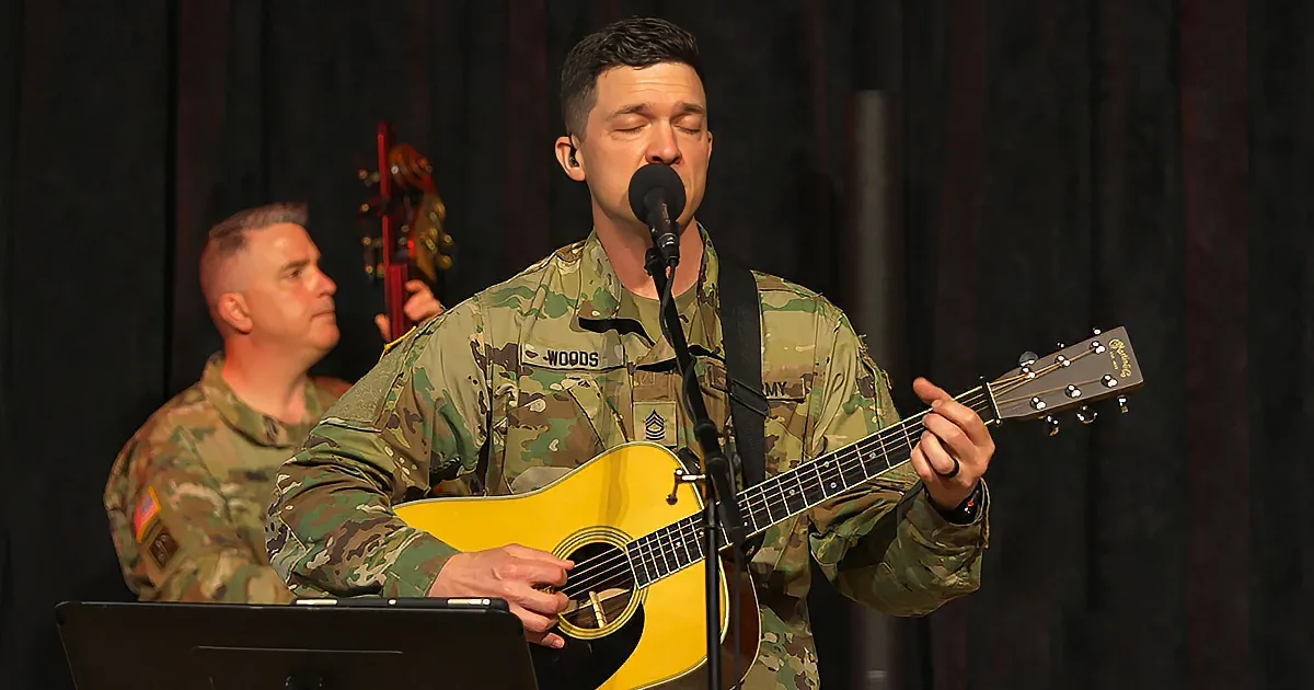 Us Army Band Performs Spine-Tingling Rendition of 'More Than a Name on a Wall'
