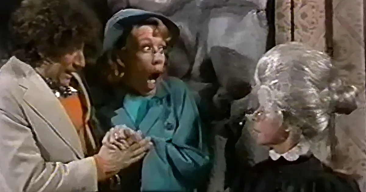 Hilarious Halloween Skit With Carol Burnett, Vicki Lawrence, and Harvey Korman