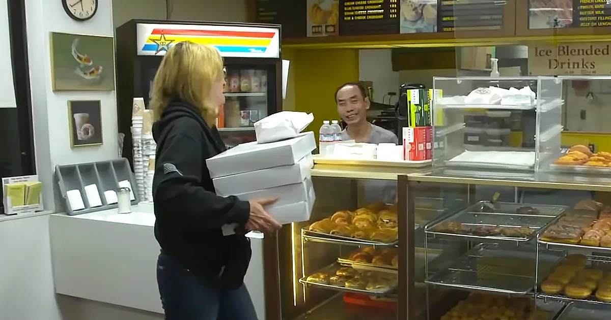 Community Buys-out Donut Shop so Owner Can Spend Time With Sick Wife