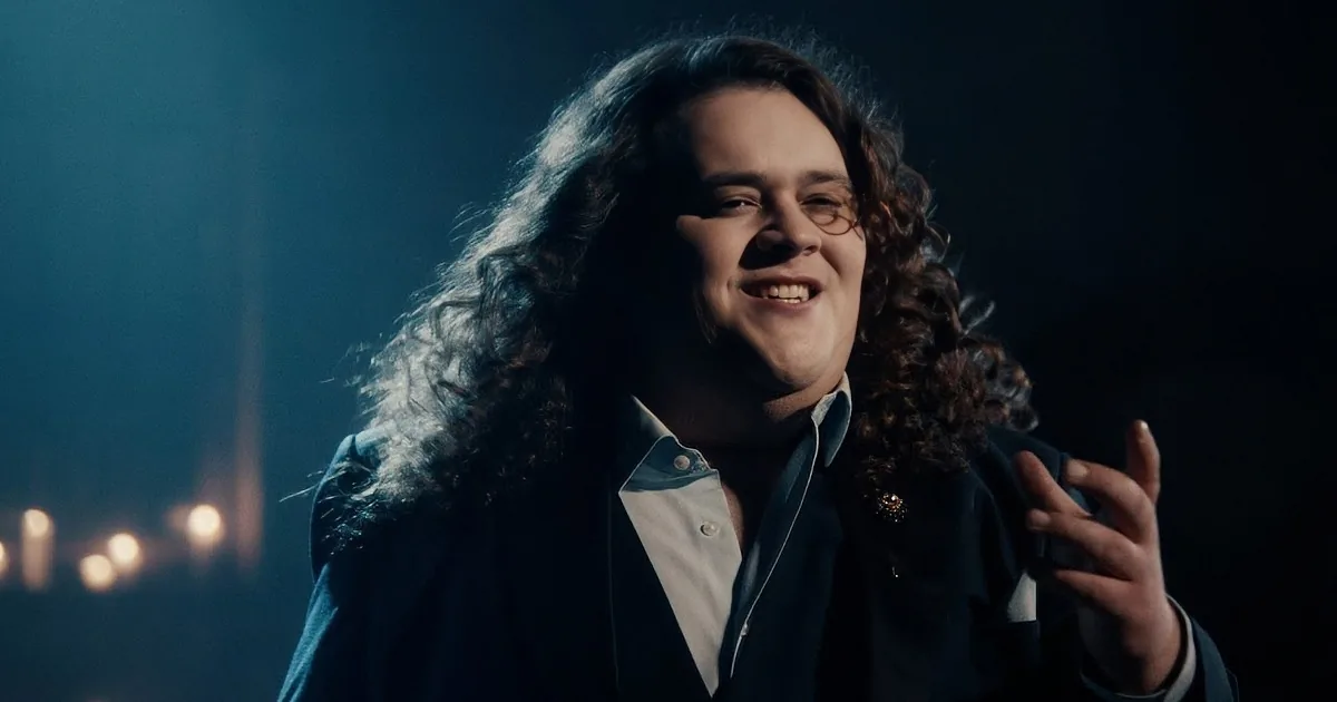 Candlelight Rendition of ''Amazing Grace'' by Jonathan Antoine