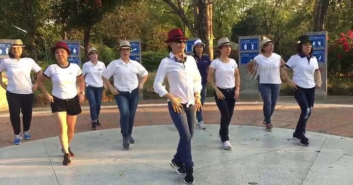 Nine Women Perform Catchy Line Dance to 'Sugar Sugar'
