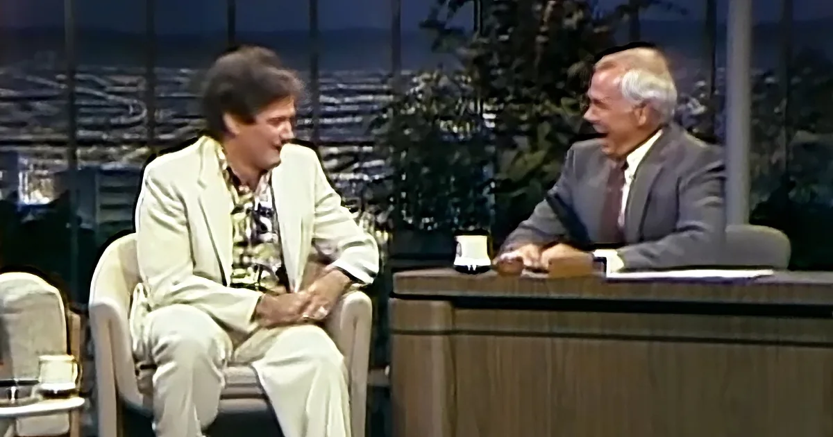 Robin Williams and Johnny Carson Are Hilarious in This 'Tonight Show' Clip From 1982