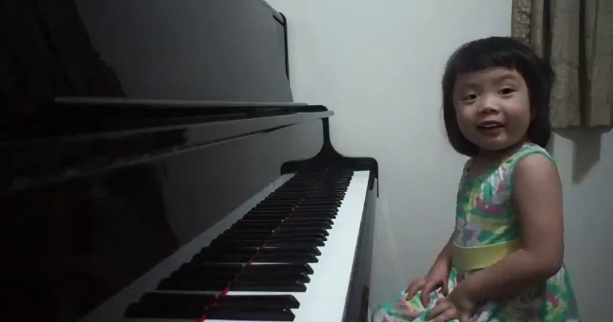 3-Year-Old Prodigy Plays Piano Like a Virtuoso