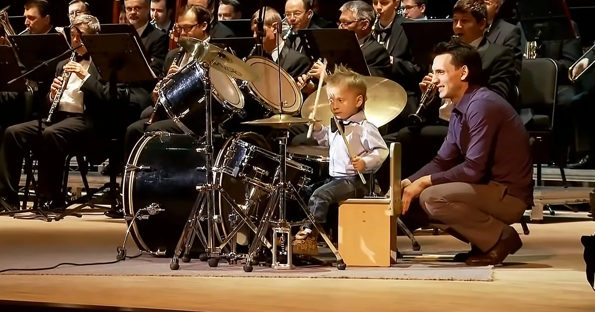 3-Year-Old Little Drummer Boy Stuns Audience With Epic Performance of ''Can-Can''