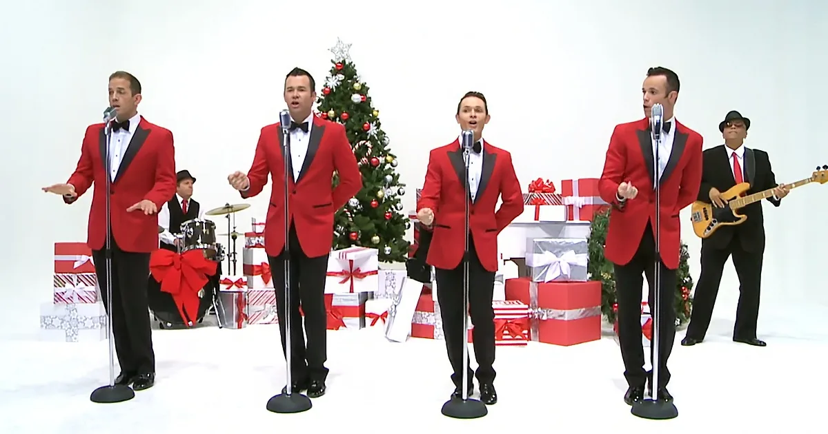 This Version of ''White Christmas'' Is so Good, It Makes Me Smile Every Time