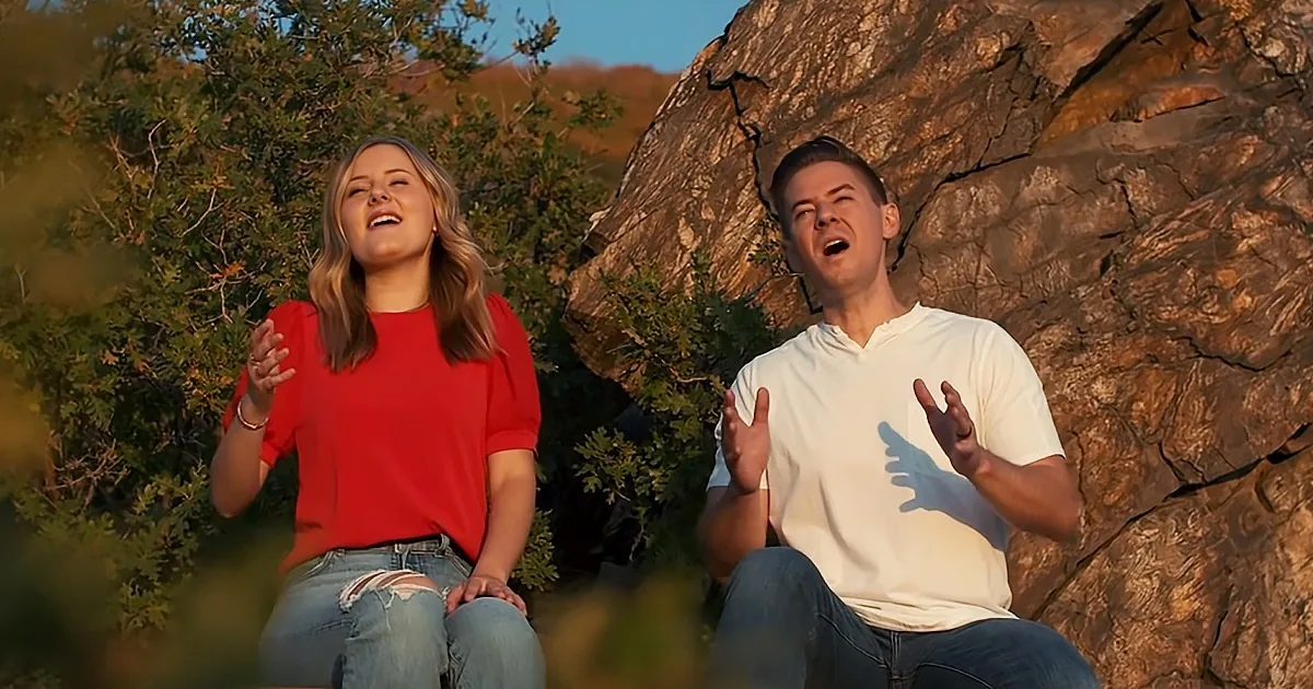 Daddy-Daughter Duo Sings Patriotic Tribute to Soldiers