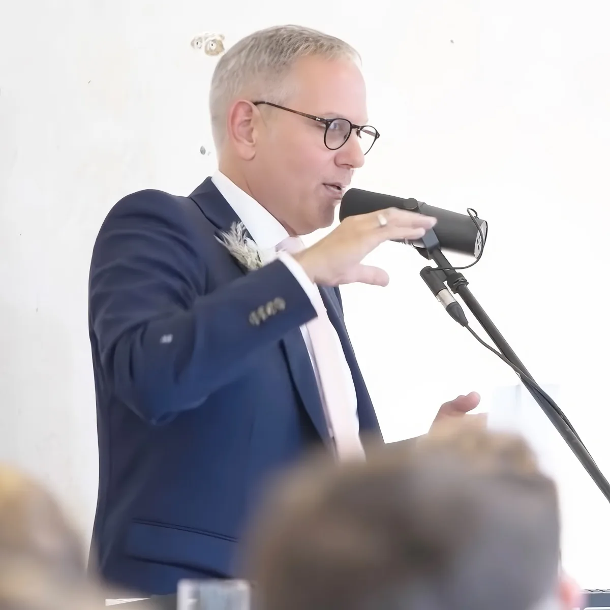 Dad singing at daughter's wedding