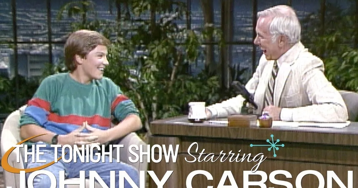 Jason Bateman Gets Johnny Carson up to Speed on Dating Lingo on 'The Tonight Show'