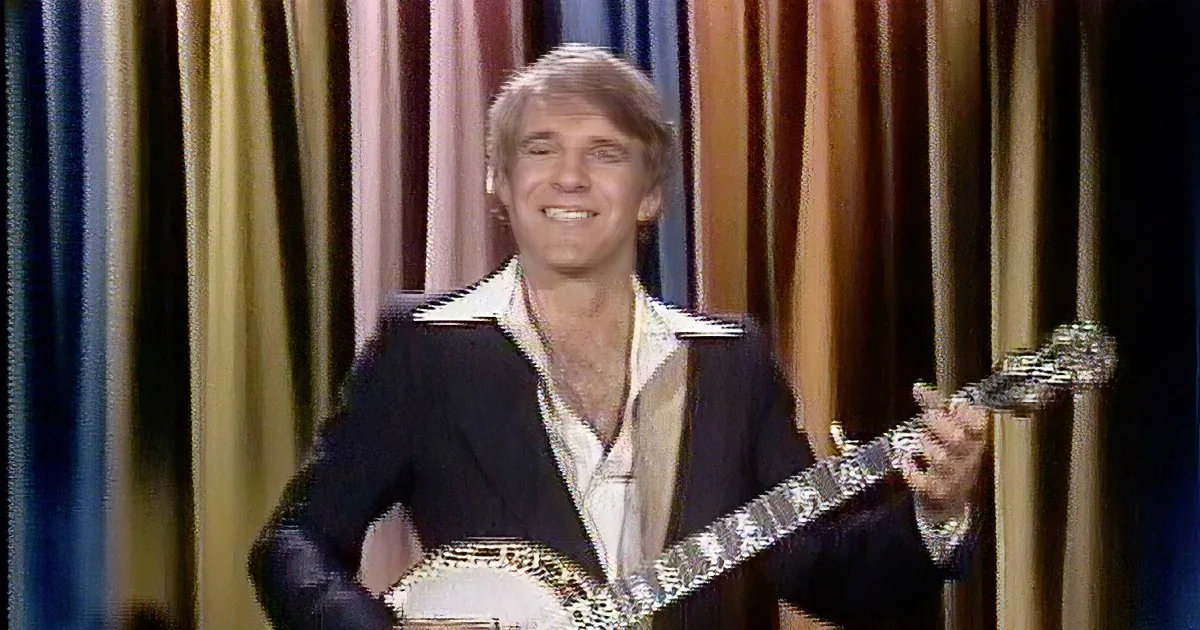 Steve Martin Performs Standup in Hilarious Clip From Johnny Carson''s ''Tonight Show''