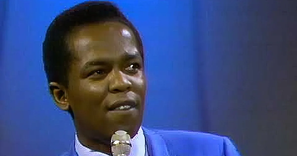 Lou Rawls Covers the Beatles'' ''Yesterday'' on ''The Ed Sullivan Show''