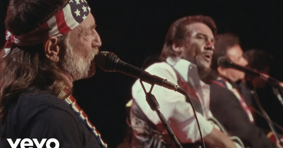 Willie Nelson Sings ''City of New Orleans'' With Country Supergroup ''The Highwaymen''