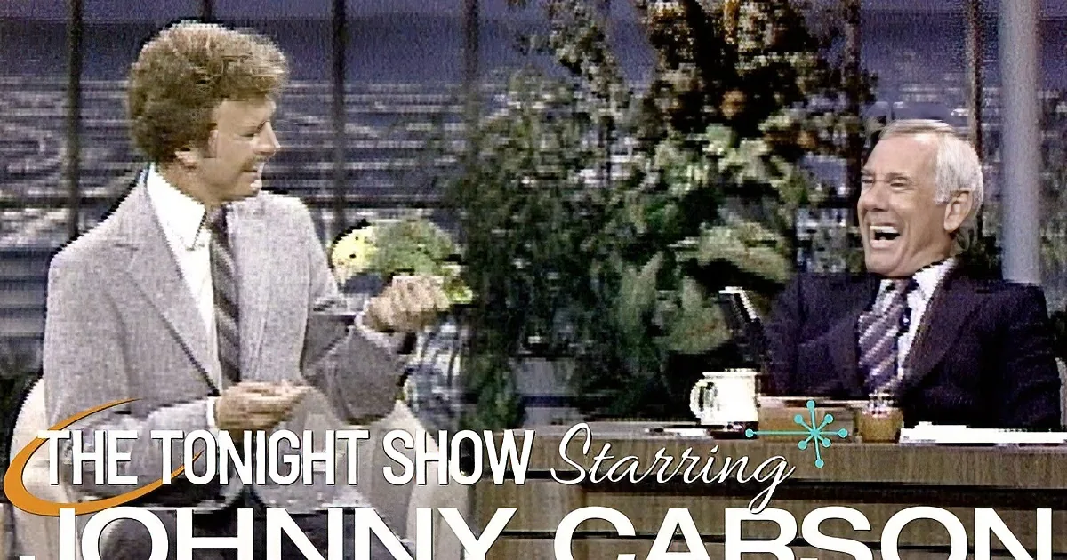 Johnny Carson Cracks up at Singing Parrot on ''The Tonight Show''