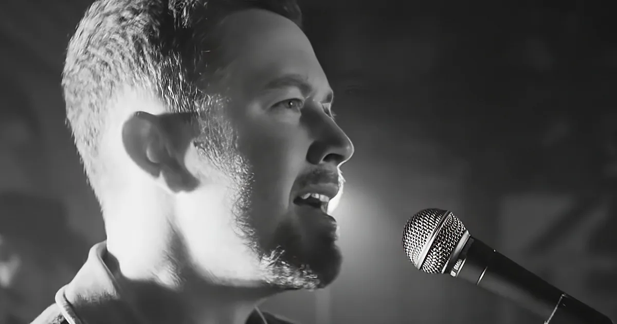 Scotty McCreery''s ''Damn Strait'' Alludes to Iconic Country Singer George Strait
