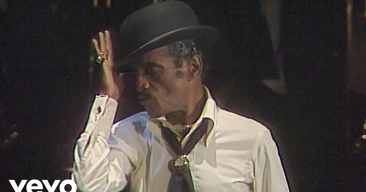 Sammy Davis Jr. Performs ''Mr. Bojangles'' to Packed Audience