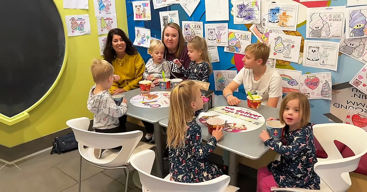 Mom and toddlers