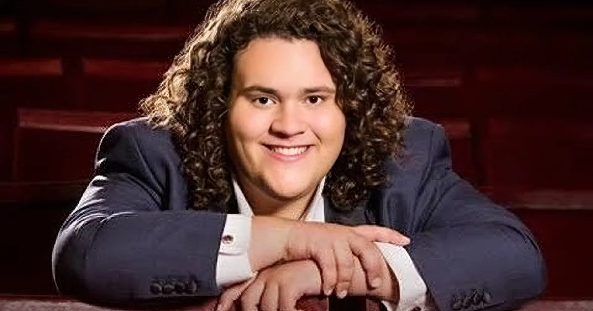 Jonathan Antoine Compared to Legendary Placido Domingo & Luciano Pavarotti in Insightful Interview
