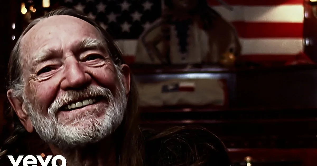 Willie Nelson Sings ''You Don''t Know Me'' in Intimate Performance