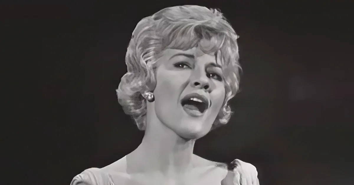 1960s Songstress Patti Page Performs Her Signature Song, ''Tennessee Waltz''