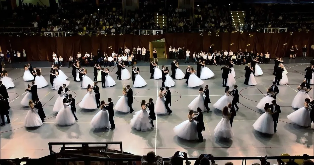 High School Students Transform Gym Floor to a Ballroom Waltzing to Ed Sheeran's 'Perfect'