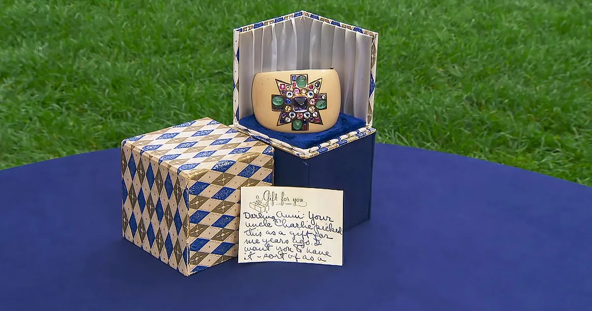 Antique Roadshow Appraiser's Favorite Item Ever Is a Stunning 'Chanel' Bracelet