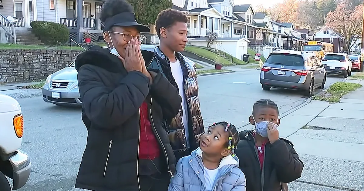 Caring Customer Helps Server Get off the Streets With Homeless Children