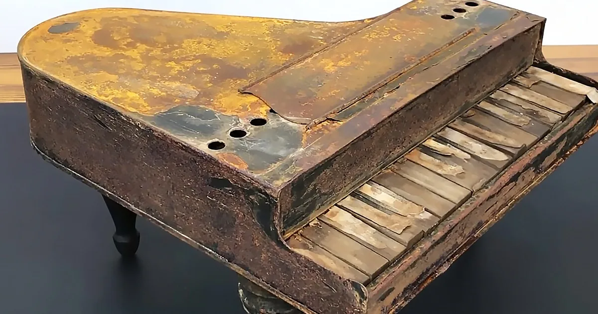 Rusty 'Barn Find' Antique Piano Gets Restored Back to Life