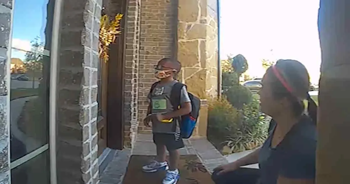 Woman returns lost boy to family