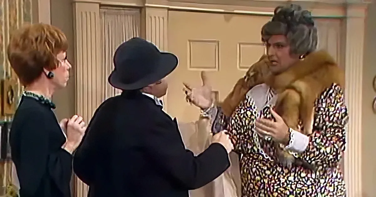 Carol Burnett, Steve Lawrence, and Harvey Korman