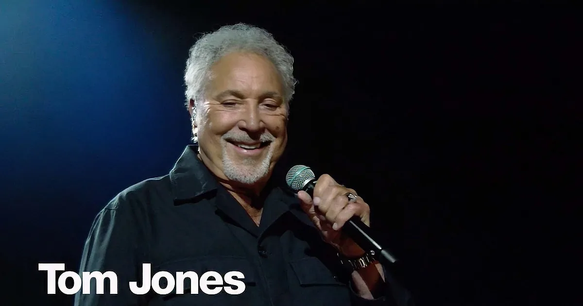 Powerful and Passionate Tom Jones Performance Reaches Straight to the Heart