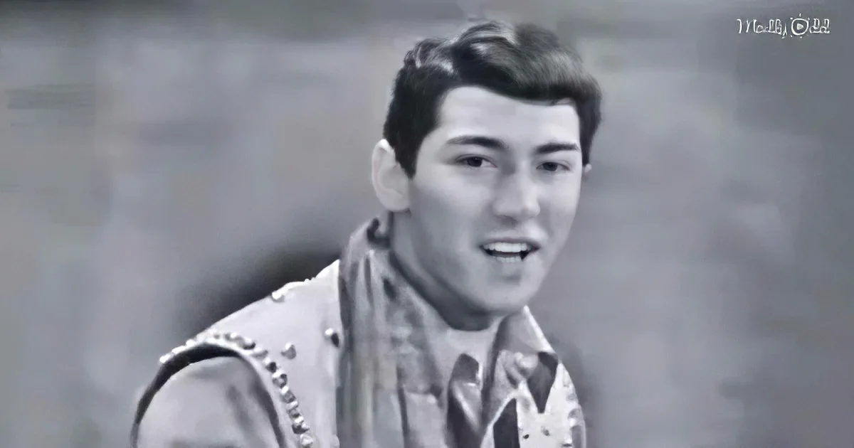 Paul Anka Sings His Heart out With 'Lonely Boy'