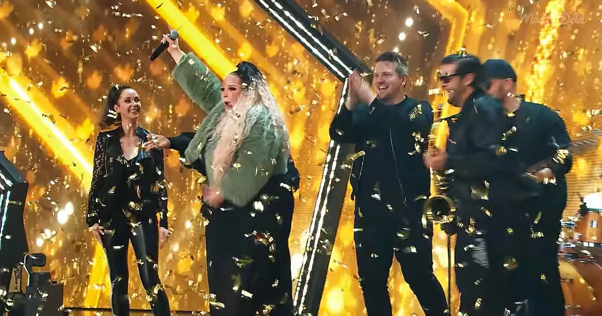 Show-Stopping Golden Buzzer Moment for Songstress Stacey Kay