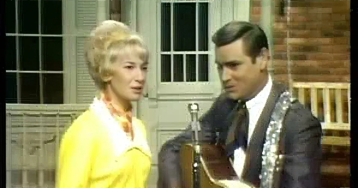 ''Milwaukee, Here I Come'' Duet Delights With George Jones & Tammy Wynette