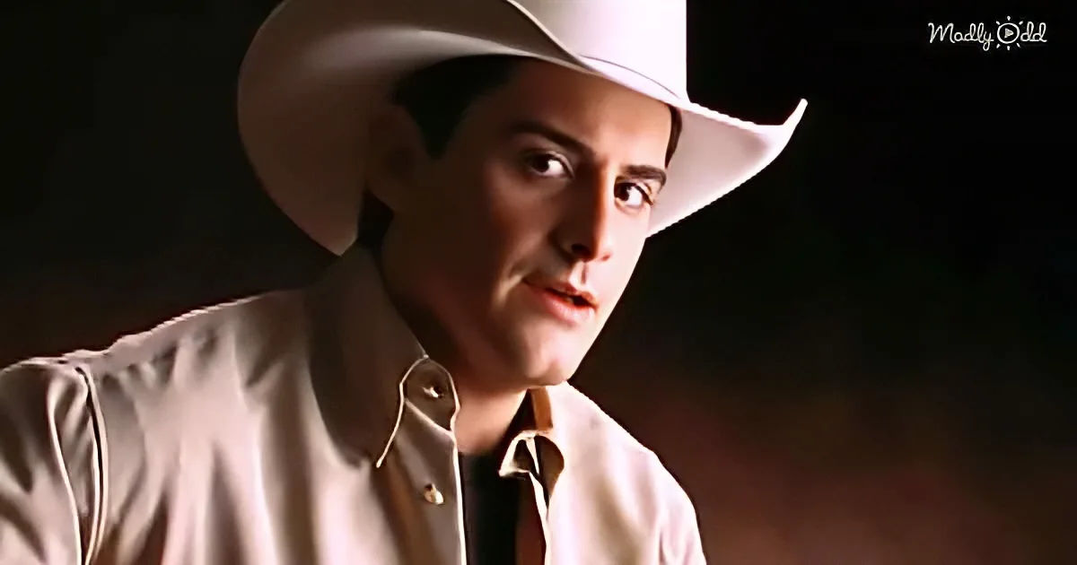 Brad Paisley Honors Fathers With Song 'He Didn't Have to Be'