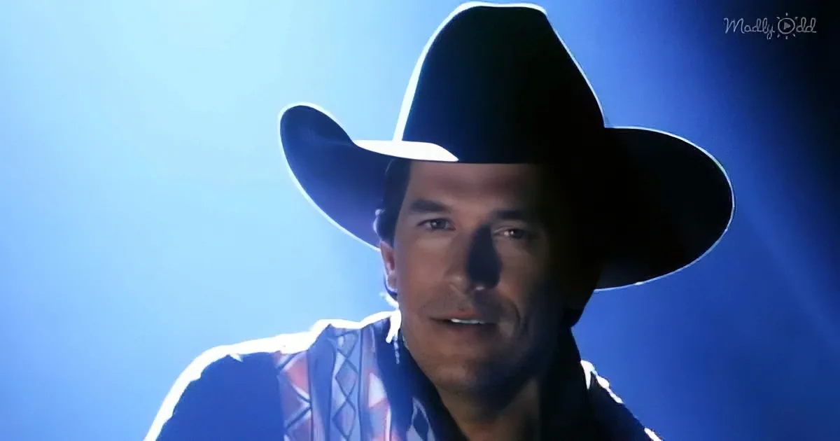 George Strait's 1992 Love Ballad 'I Cross My Heart' Stands the Test of Time