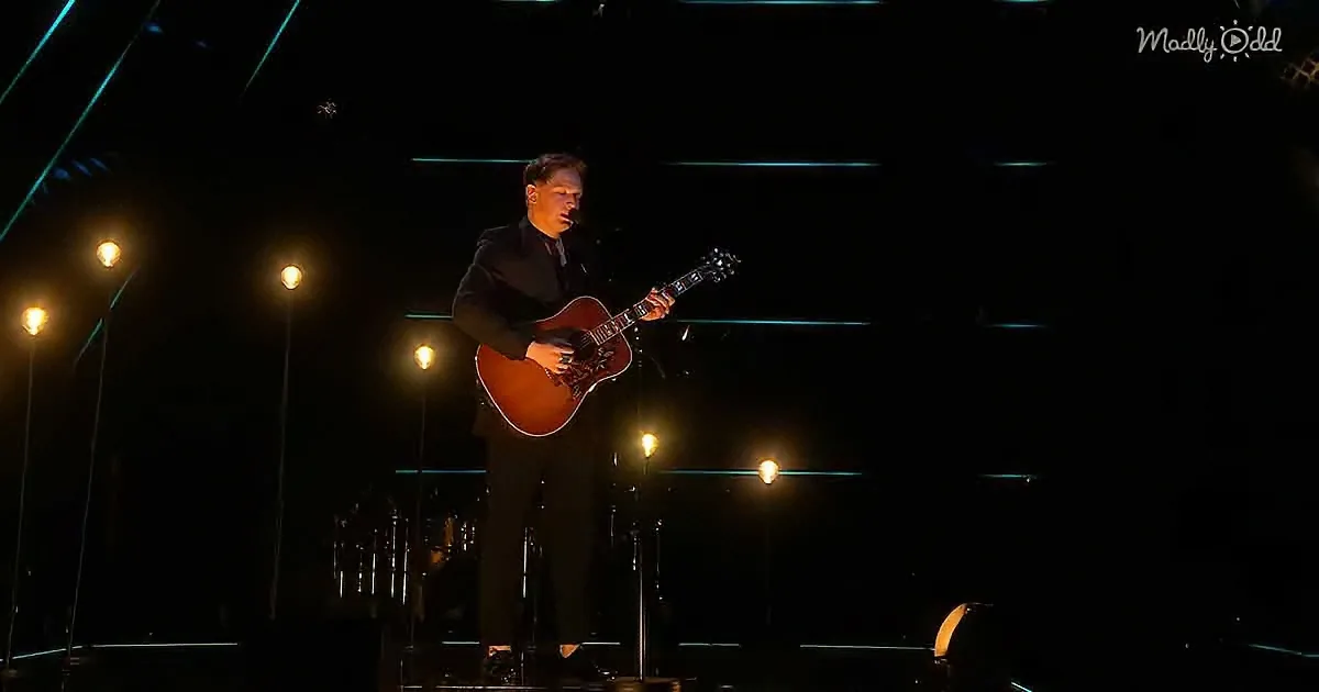 Jørgen Dahl Moe singing on The Voice