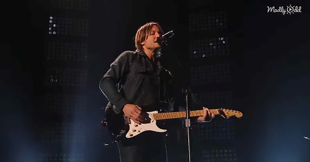 Keith Urban CMT Music Awards live performance