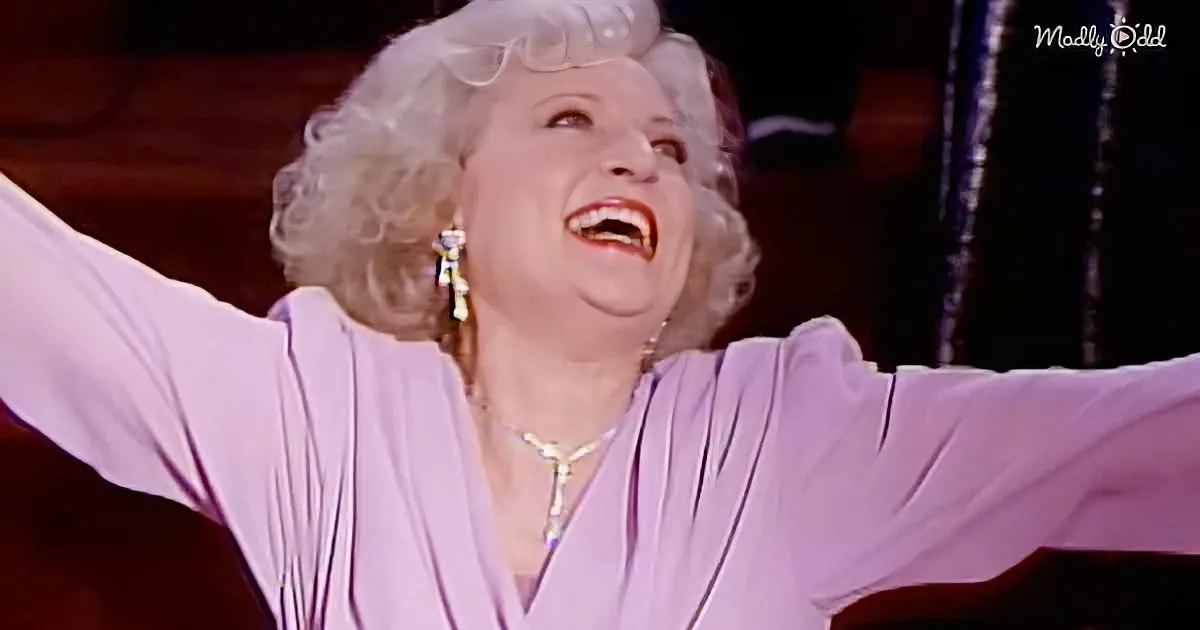 Betty White''s ''Rose'' Dances and Wrestles Her Way to Awards on ''Golden Girls''