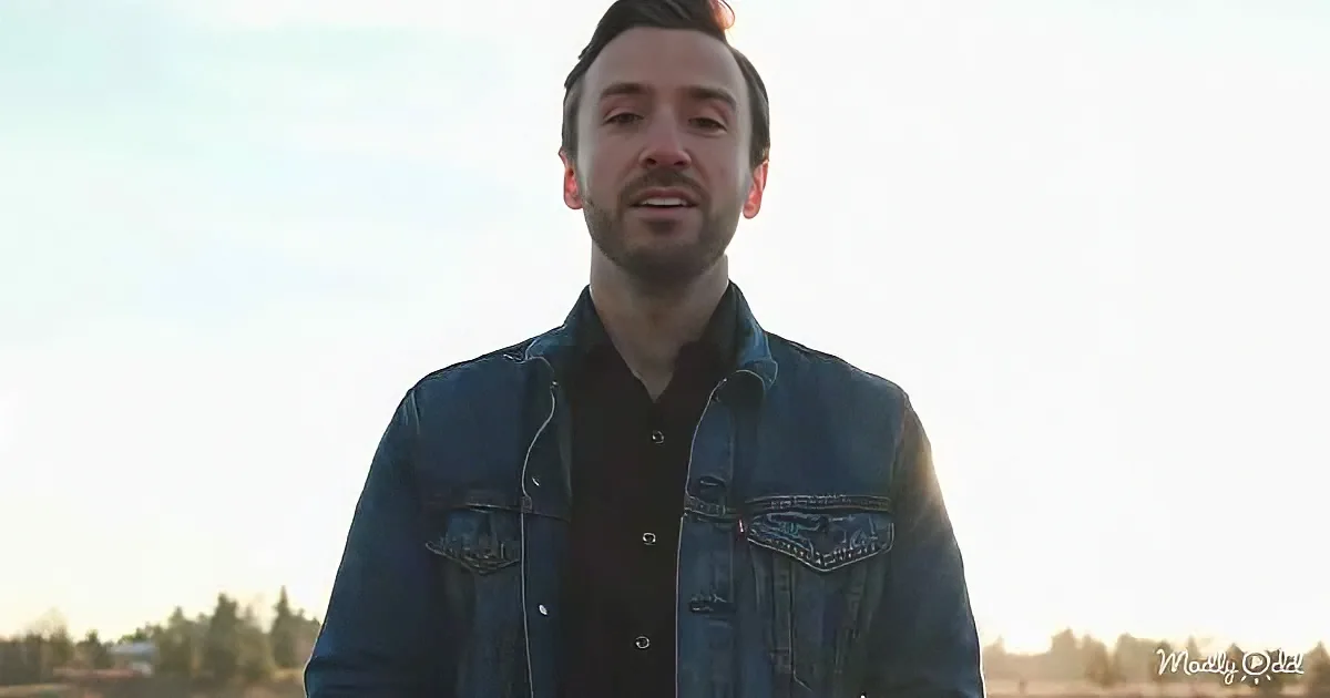 Peter Hollens Sings Epic a Cappella Version of 'Unchained Melody'