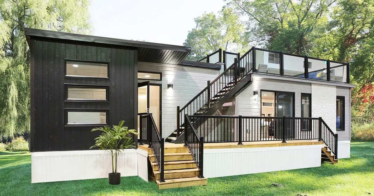Stunning Tiny House With a Modern Floorplan and Sleek Design