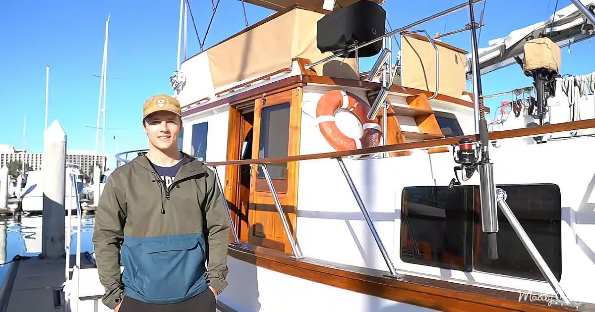 Houseboat tiny home