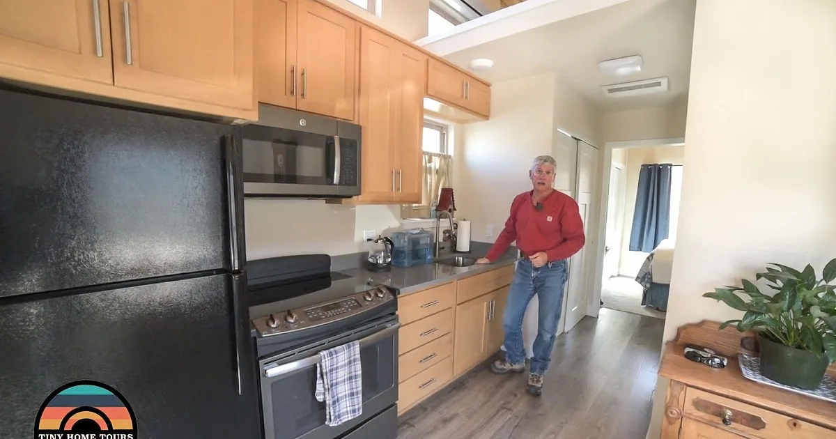 Single-Level Tiny House Is Perfect for Retirement-Aged Seniors