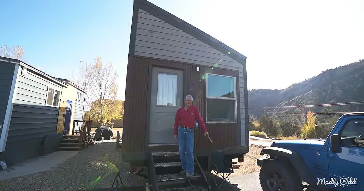 Single-level tiny house