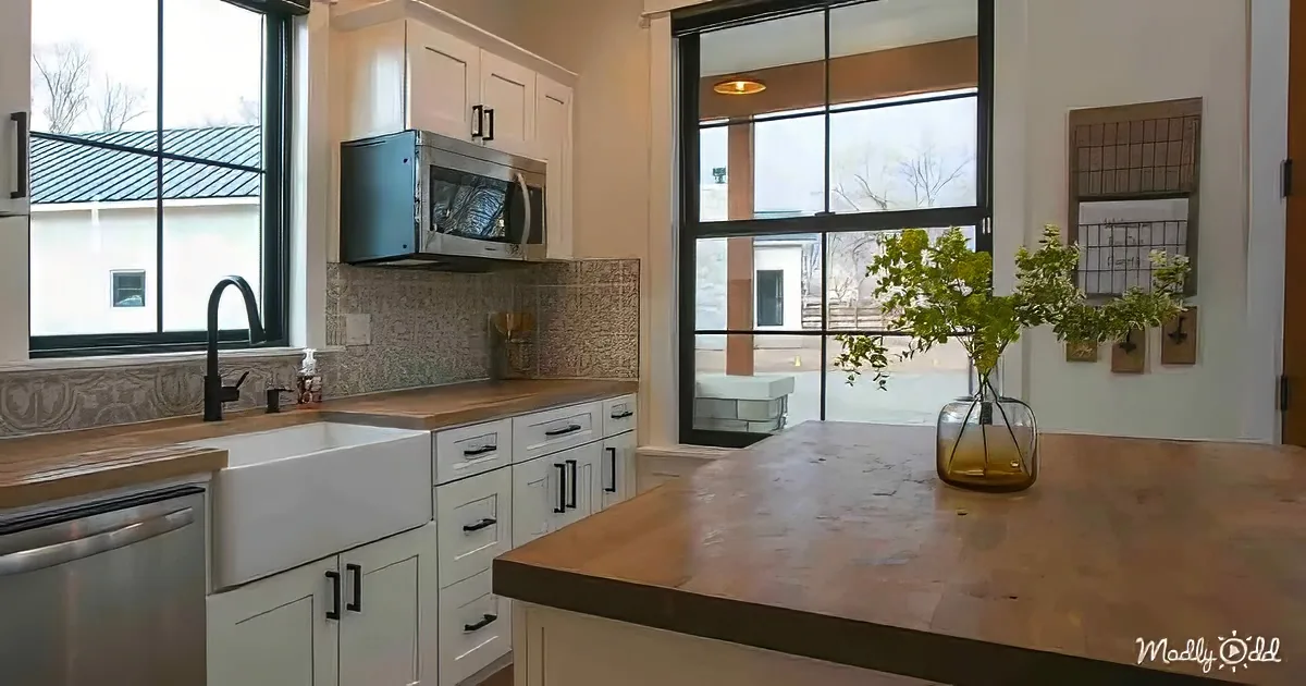 Southwestern style tiny house