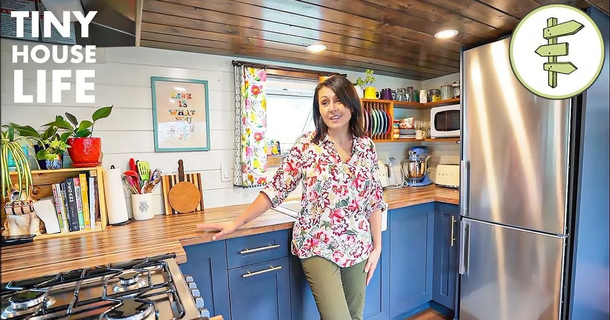 Woman''s Tiny House Offers Big City Convenience