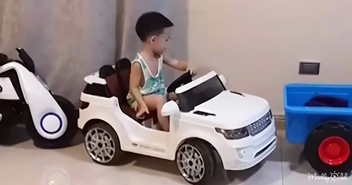 4-Year-Old Proves Parallel Parking Is a Piece of Cake