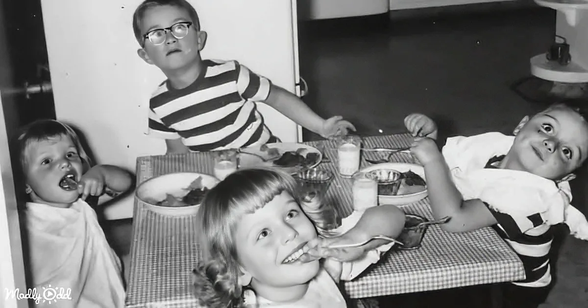 Thanksgiving at Mom's House in the 1950s