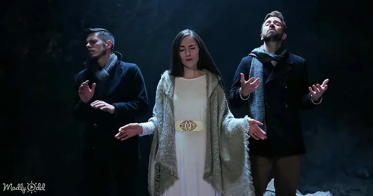 Peter Hollens Brings Christmas Spirit With ''God Rest Ye Merry Gentlemen''